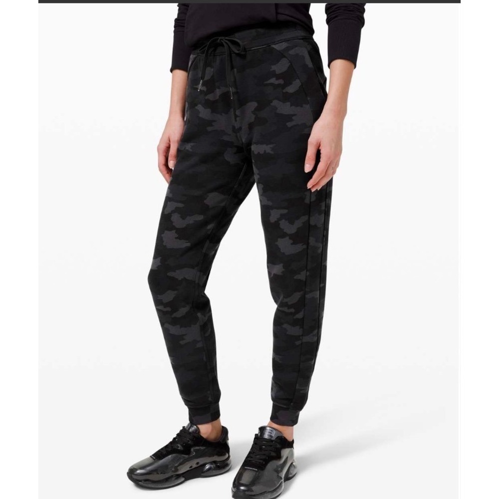 Lululemon Scuba High-Rise Jogger 4 Heritage 365 Camo‎ Deep Coal Multi